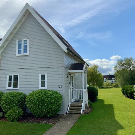 'That One' Our Cotswold Lakeside Lodge Cirencester Luaran gambar