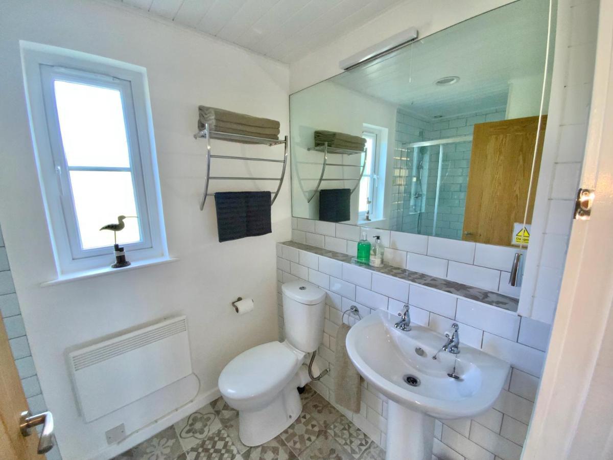 'That One' Our Cotswold Lakeside Lodge Cirencester Luaran gambar