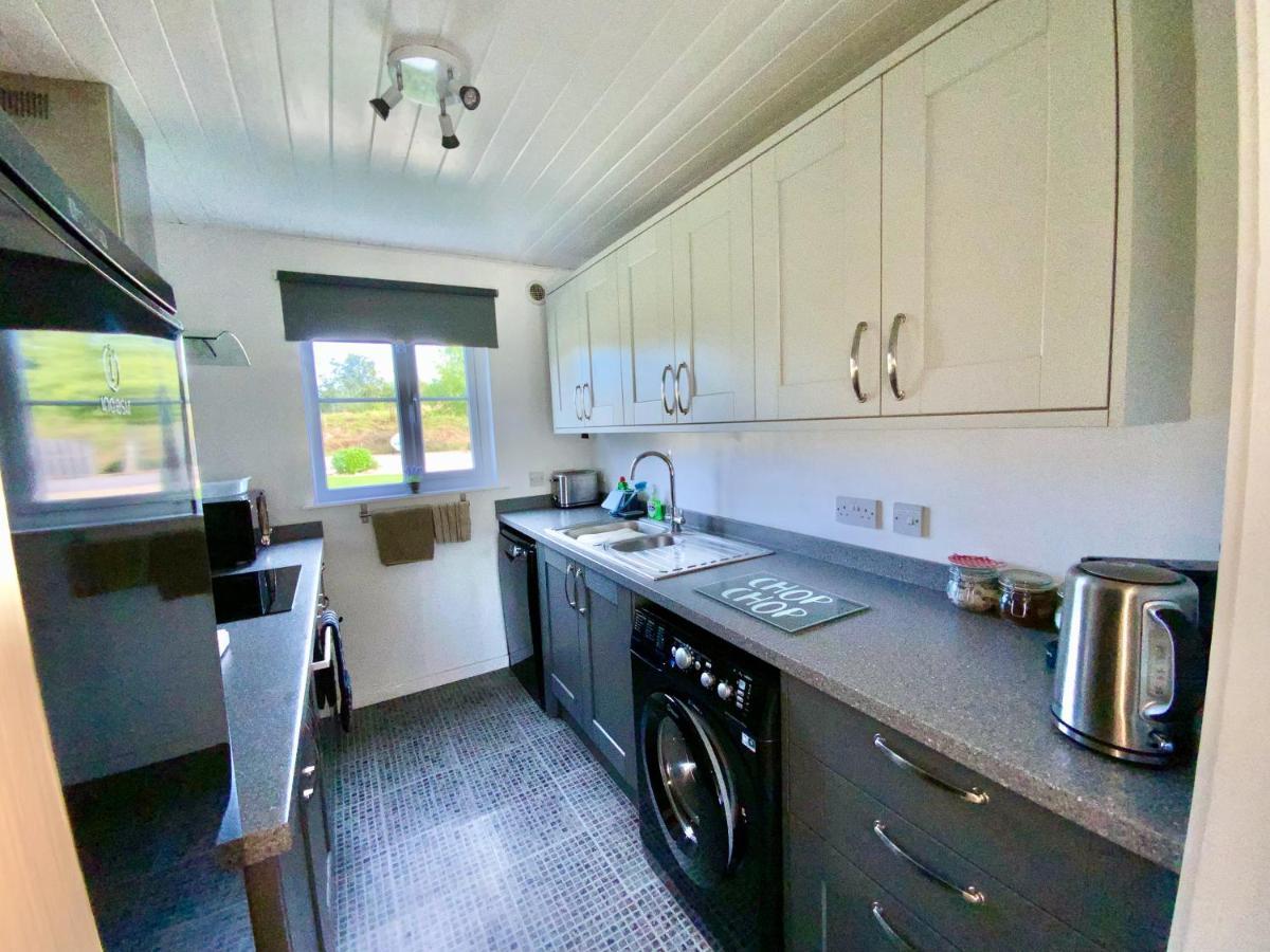 'That One' Our Cotswold Lakeside Lodge Cirencester Luaran gambar