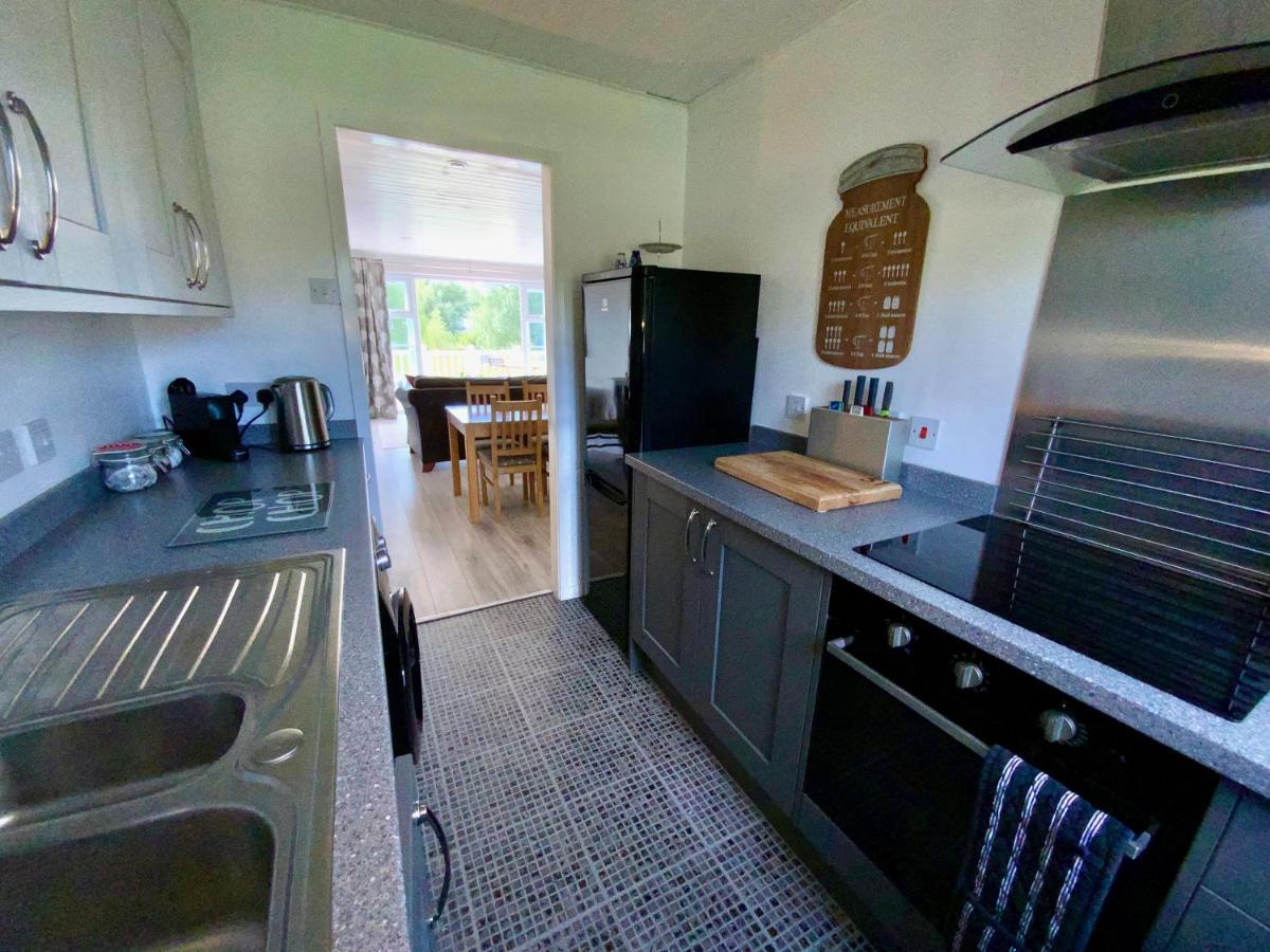 'That One' Our Cotswold Lakeside Lodge Cirencester Luaran gambar