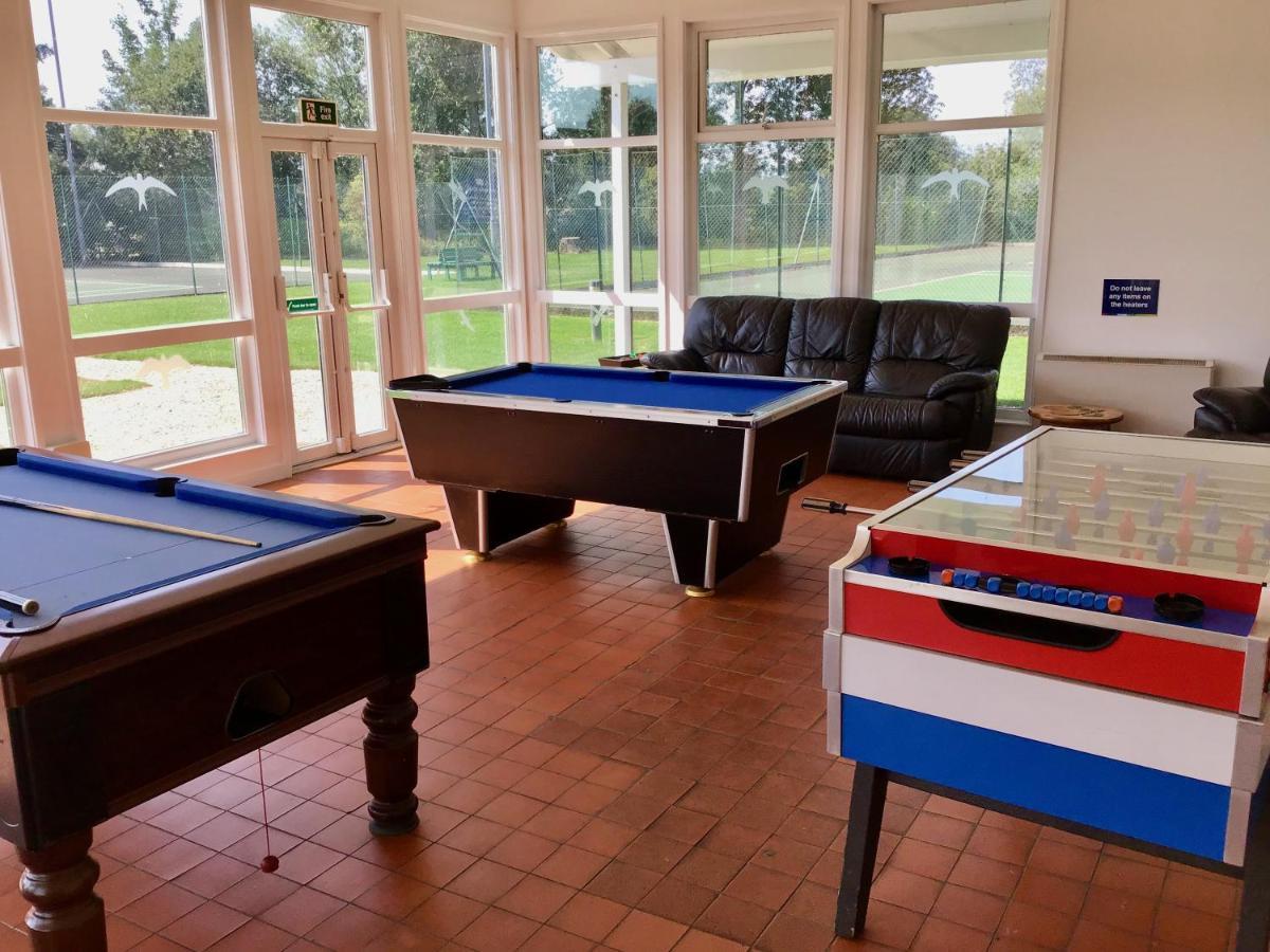 'That One' Our Cotswold Lakeside Lodge Cirencester Luaran gambar