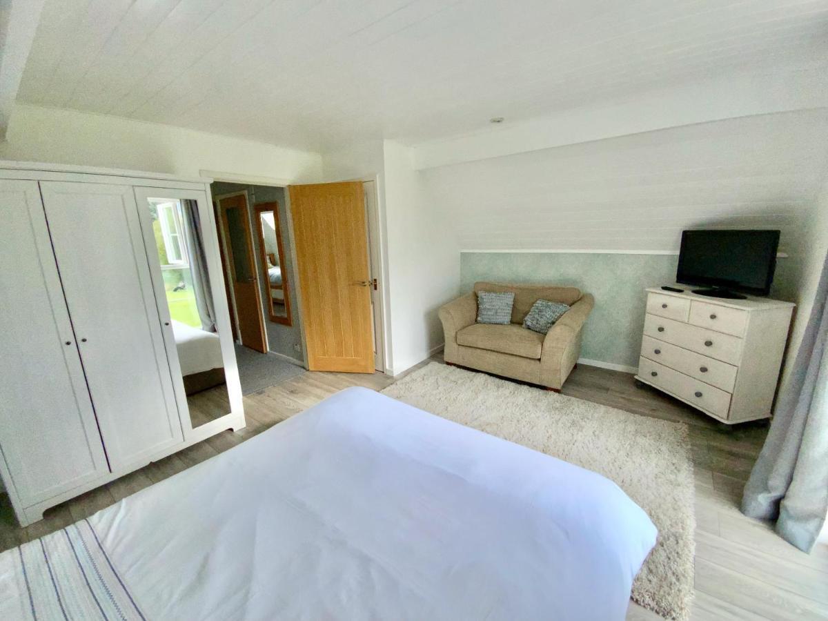 'That One' Our Cotswold Lakeside Lodge Cirencester Luaran gambar