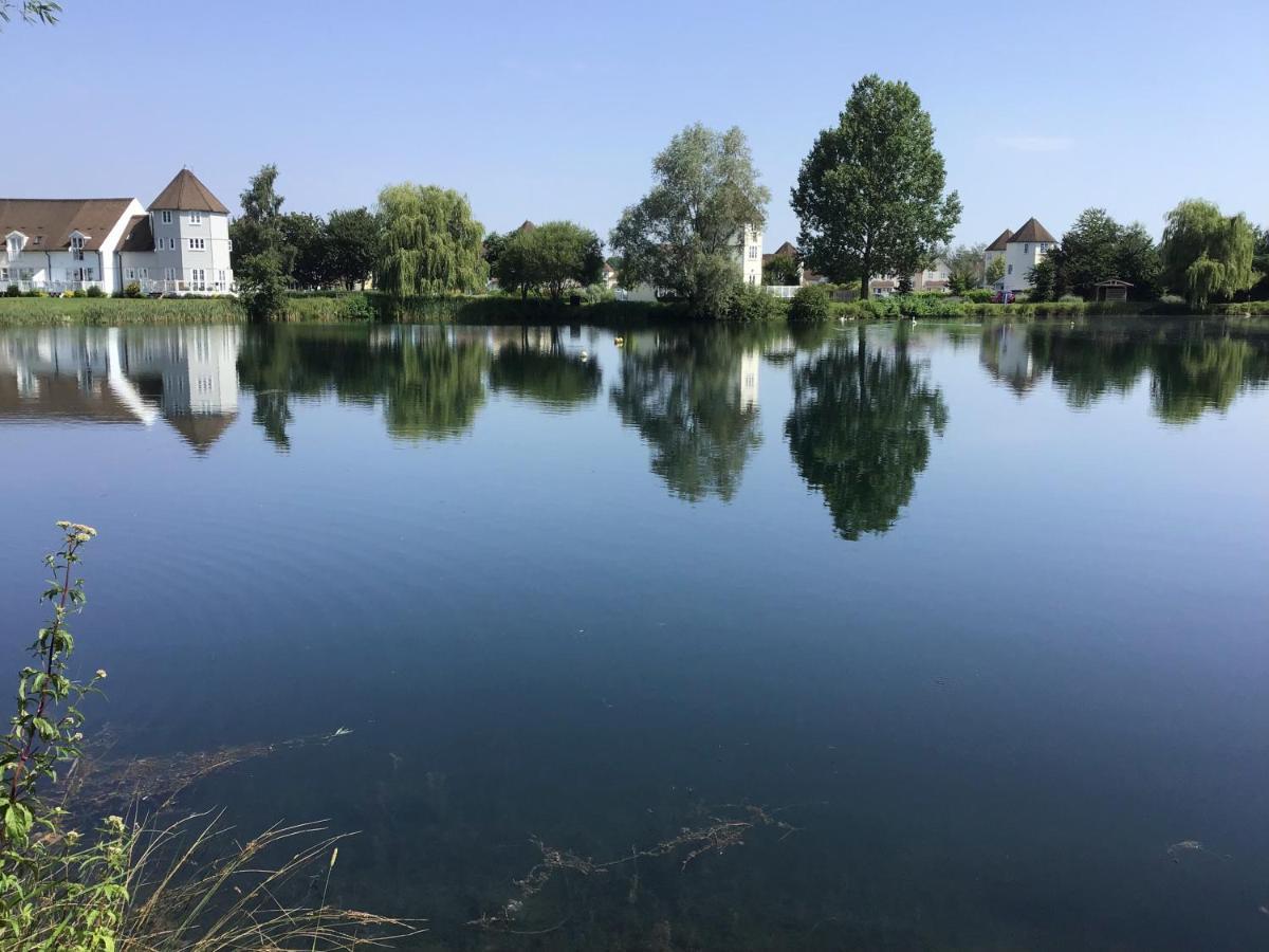 'That One' Our Cotswold Lakeside Lodge Cirencester Luaran gambar